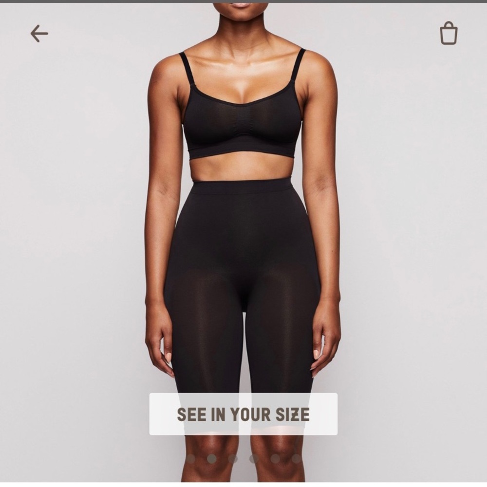 SCULPTING SHORT ABOVE THE KNEE